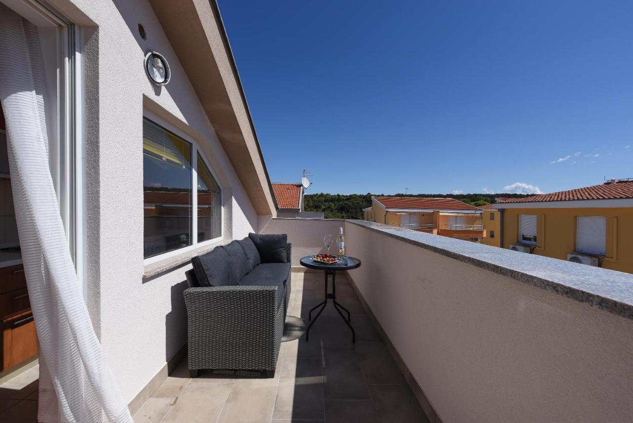 Sunset Beach Suites Kožino Buitenkant foto