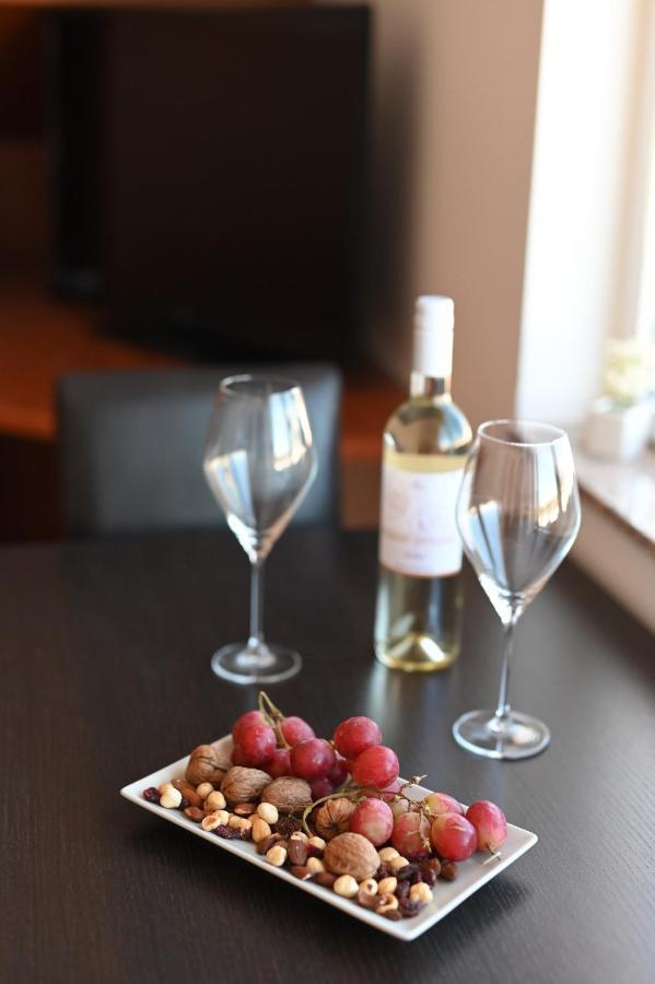 Sunset Beach Suites Kožino Buitenkant foto