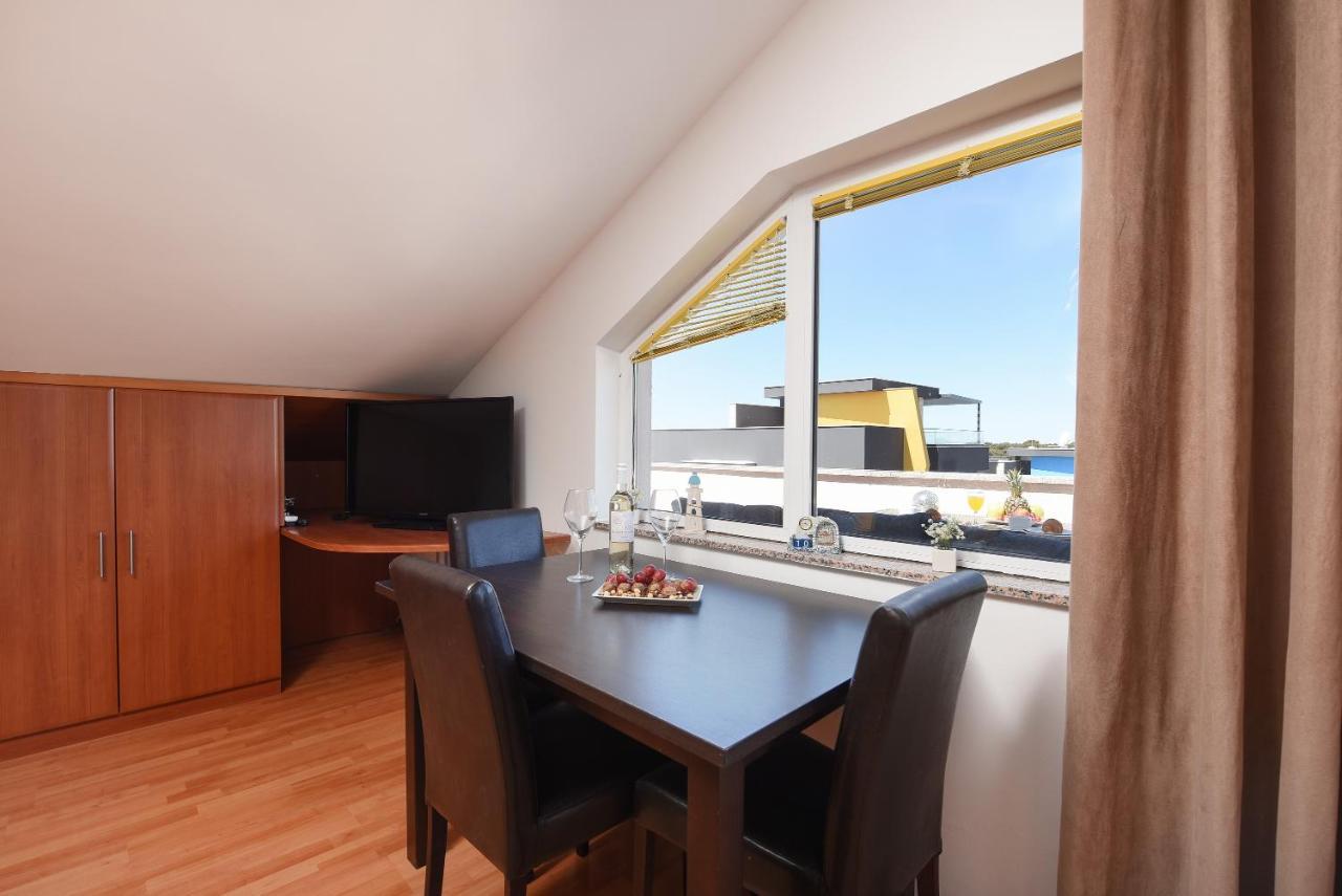 Sunset Beach Suites Kožino Buitenkant foto
